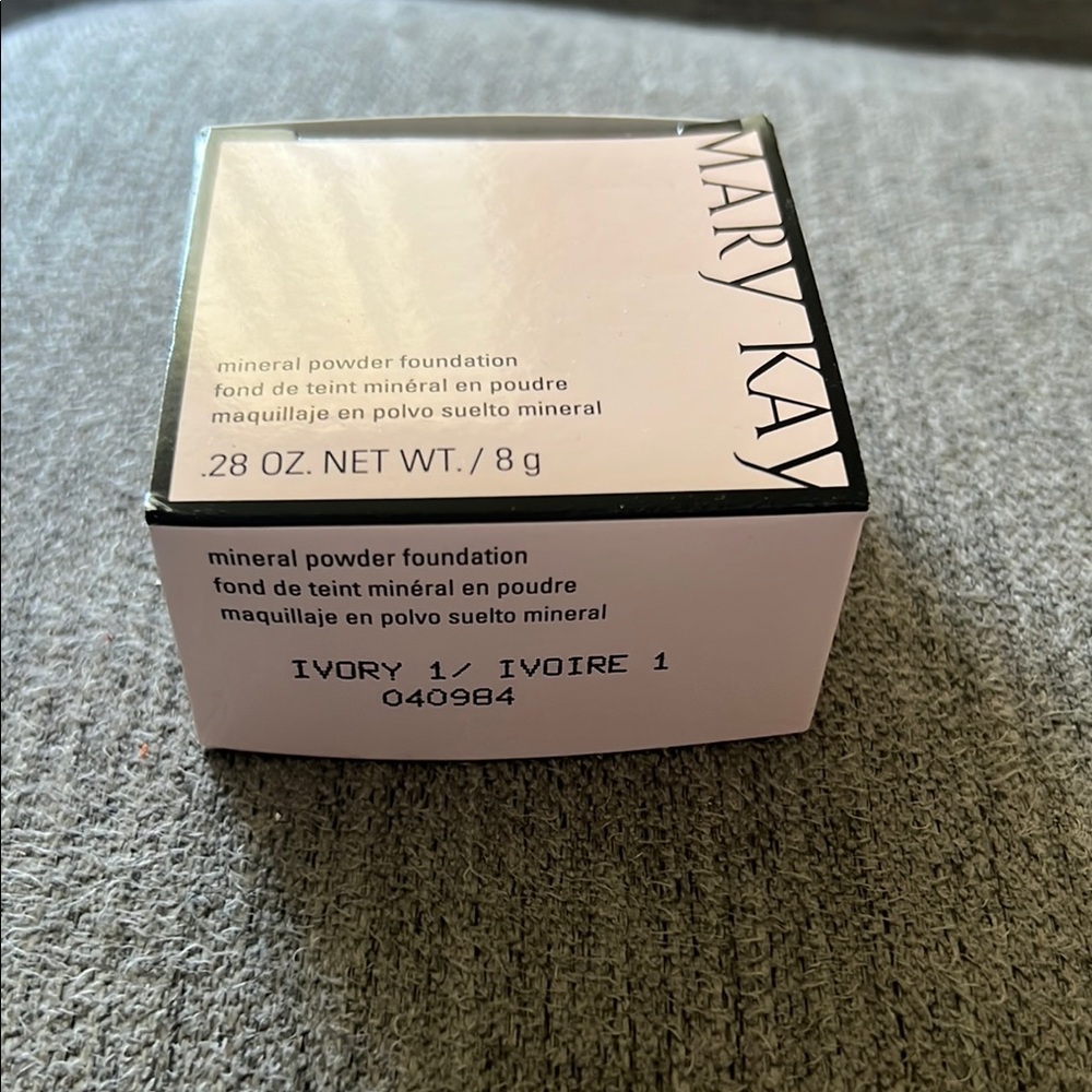 Mary Kay mineral powder foundation-ivory 1